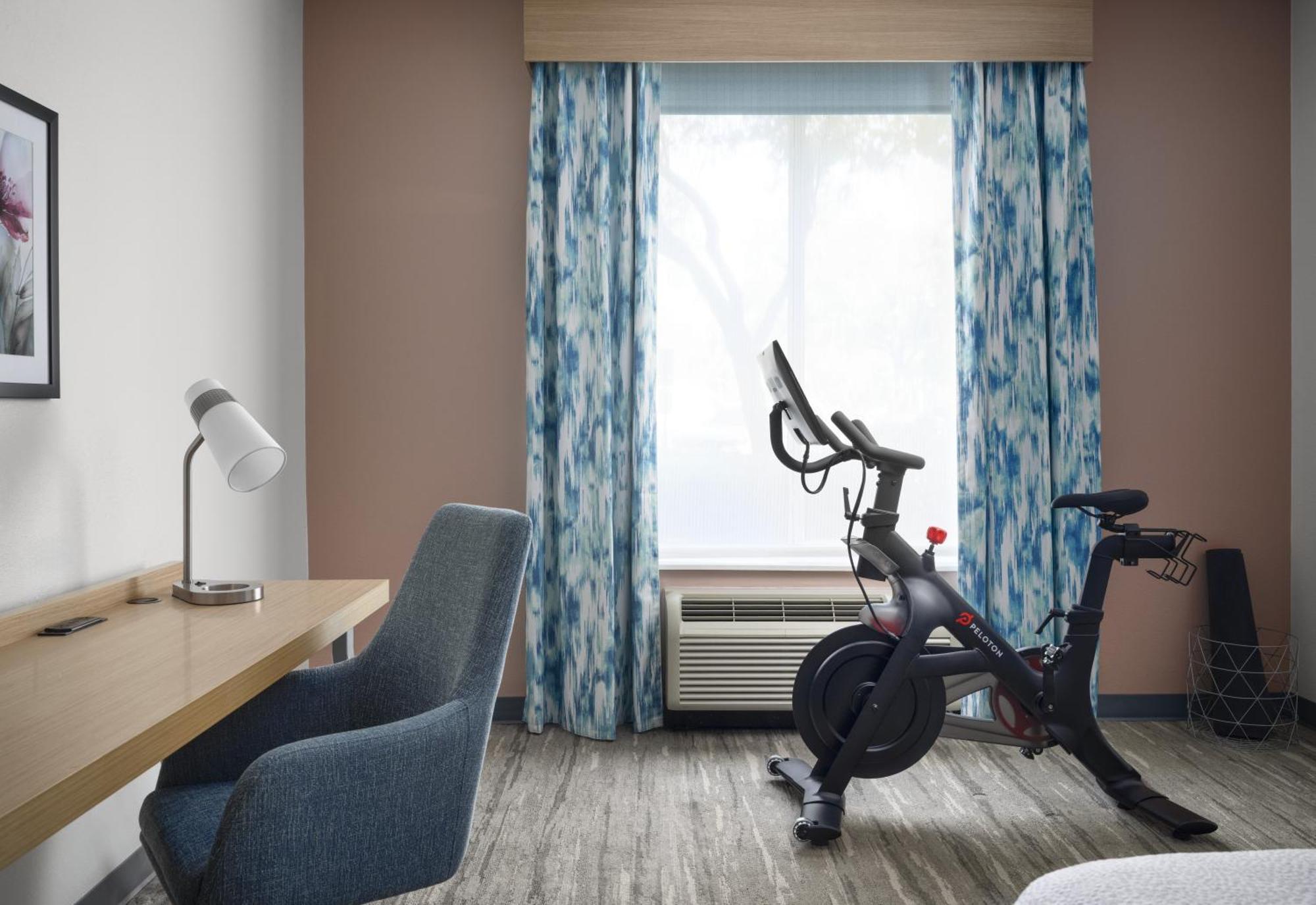 Hilton Garden Inn Tampa East Brandon Mango Bagian luar foto
