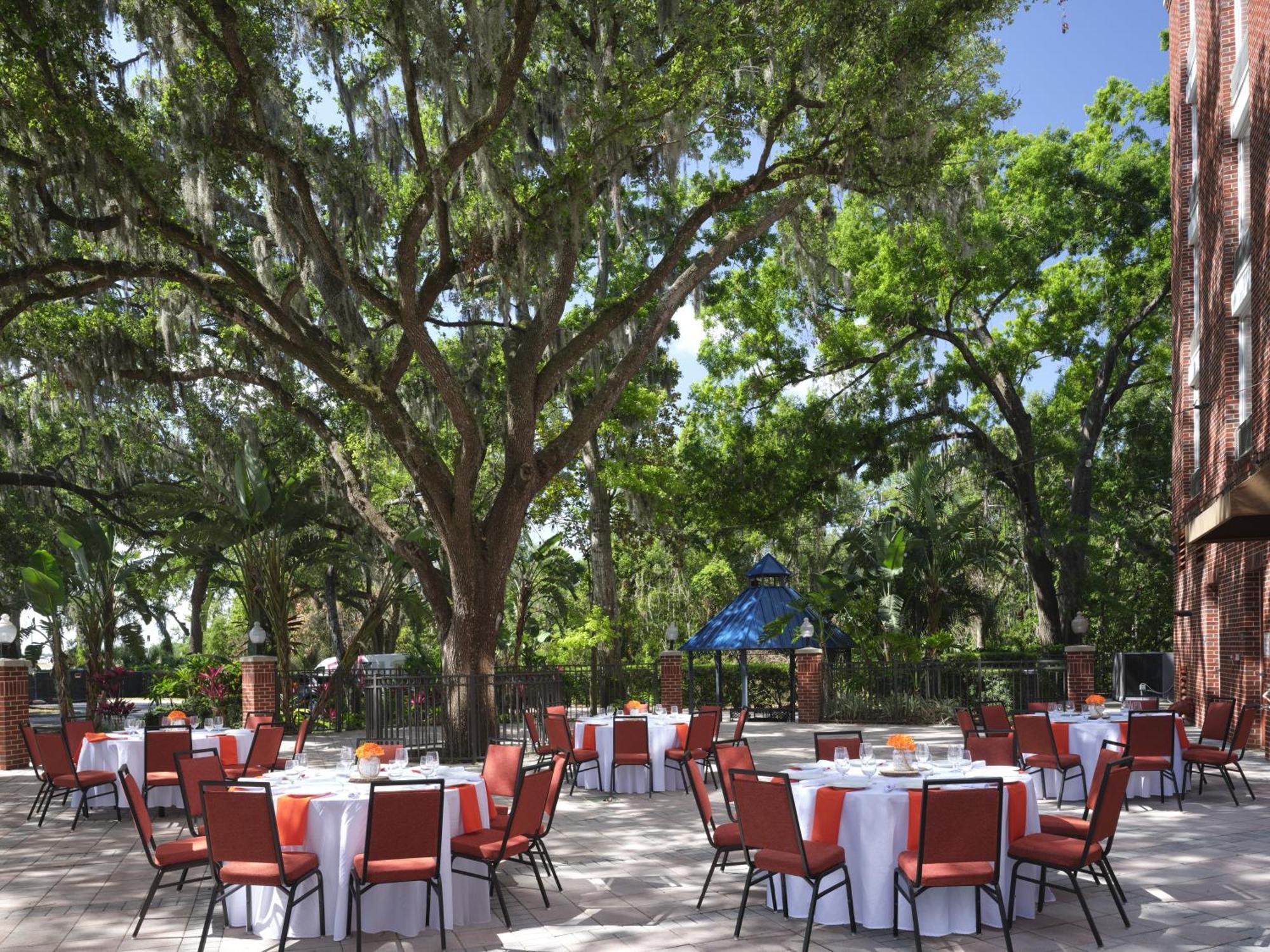 Hilton Garden Inn Tampa East Brandon Mango Bagian luar foto