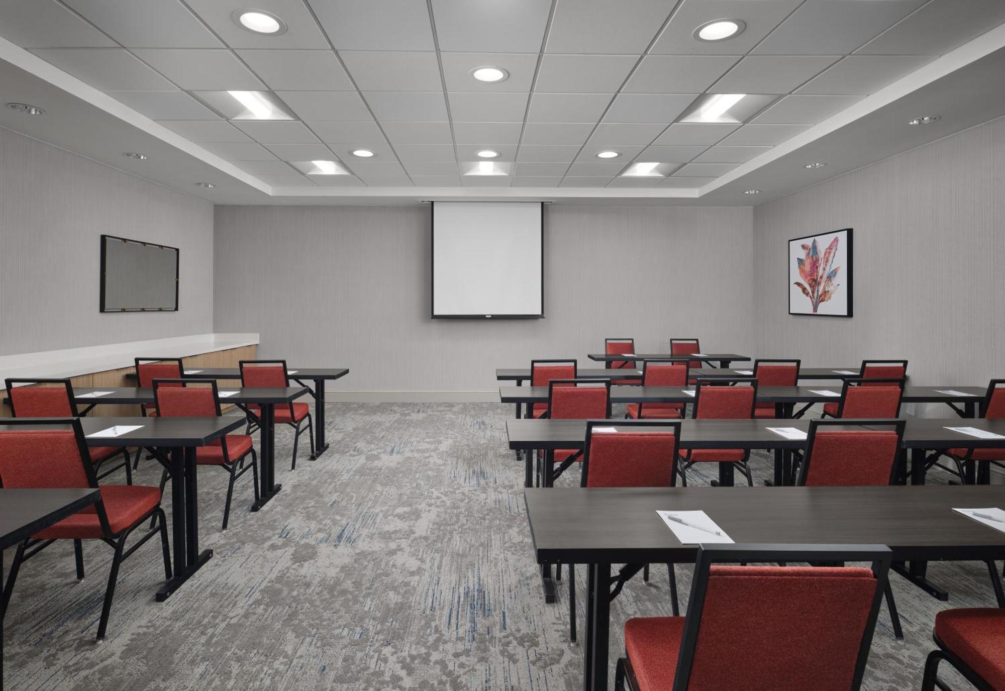 Hilton Garden Inn Tampa East Brandon Mango Bagian luar foto
