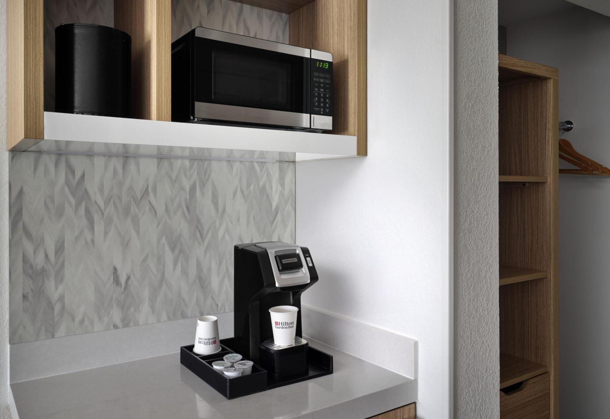 Hilton Garden Inn Tampa East Brandon Mango Bagian luar foto